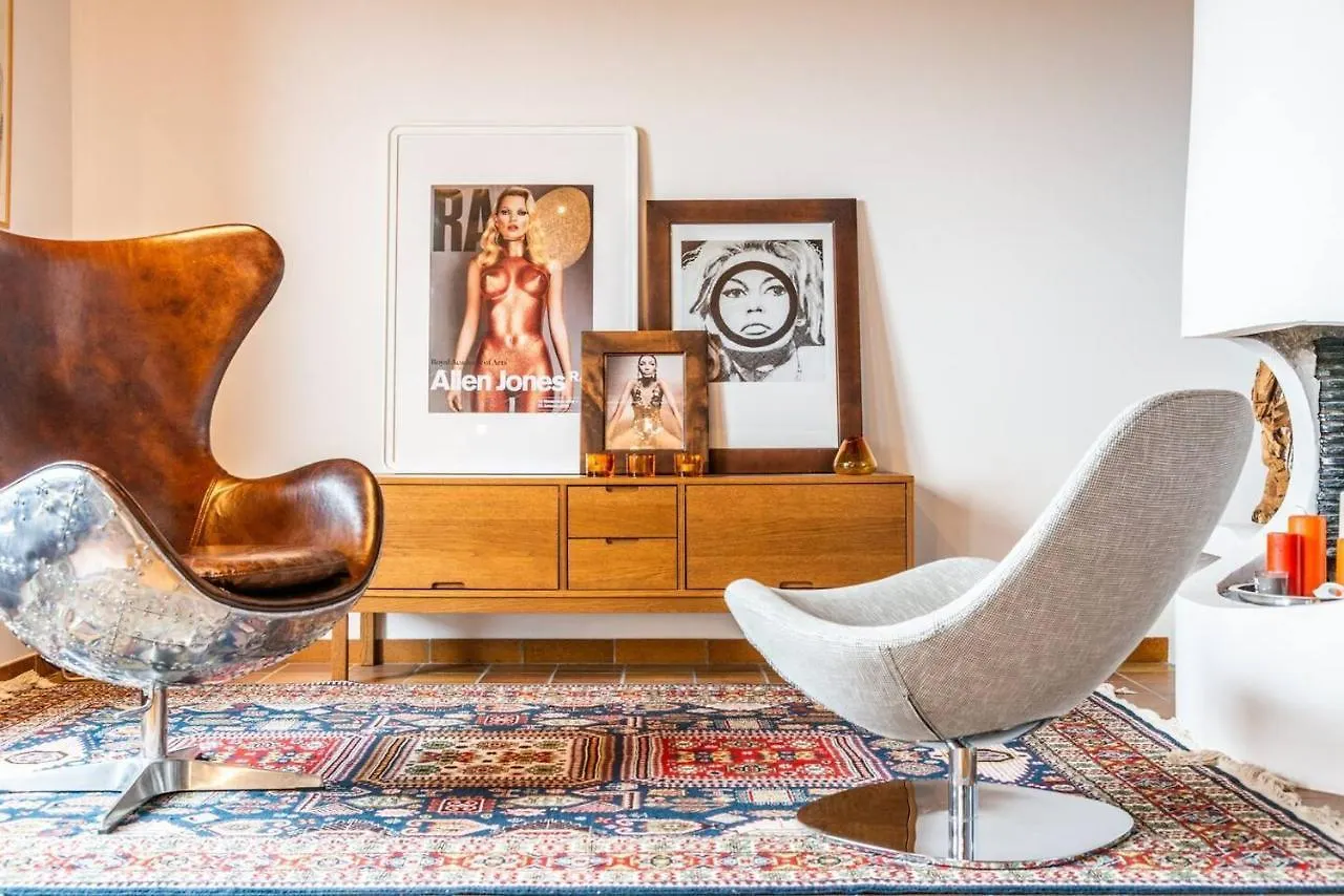 Onlymyflats - Into The Woods Apartment Lugrin